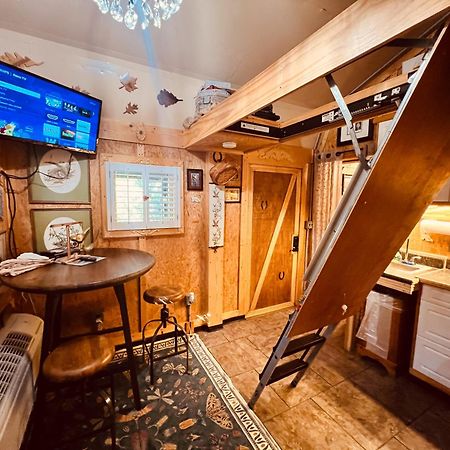 코스비 Tiny House, Wifi,Hot Tub,Secluded 빌라 외부 사진