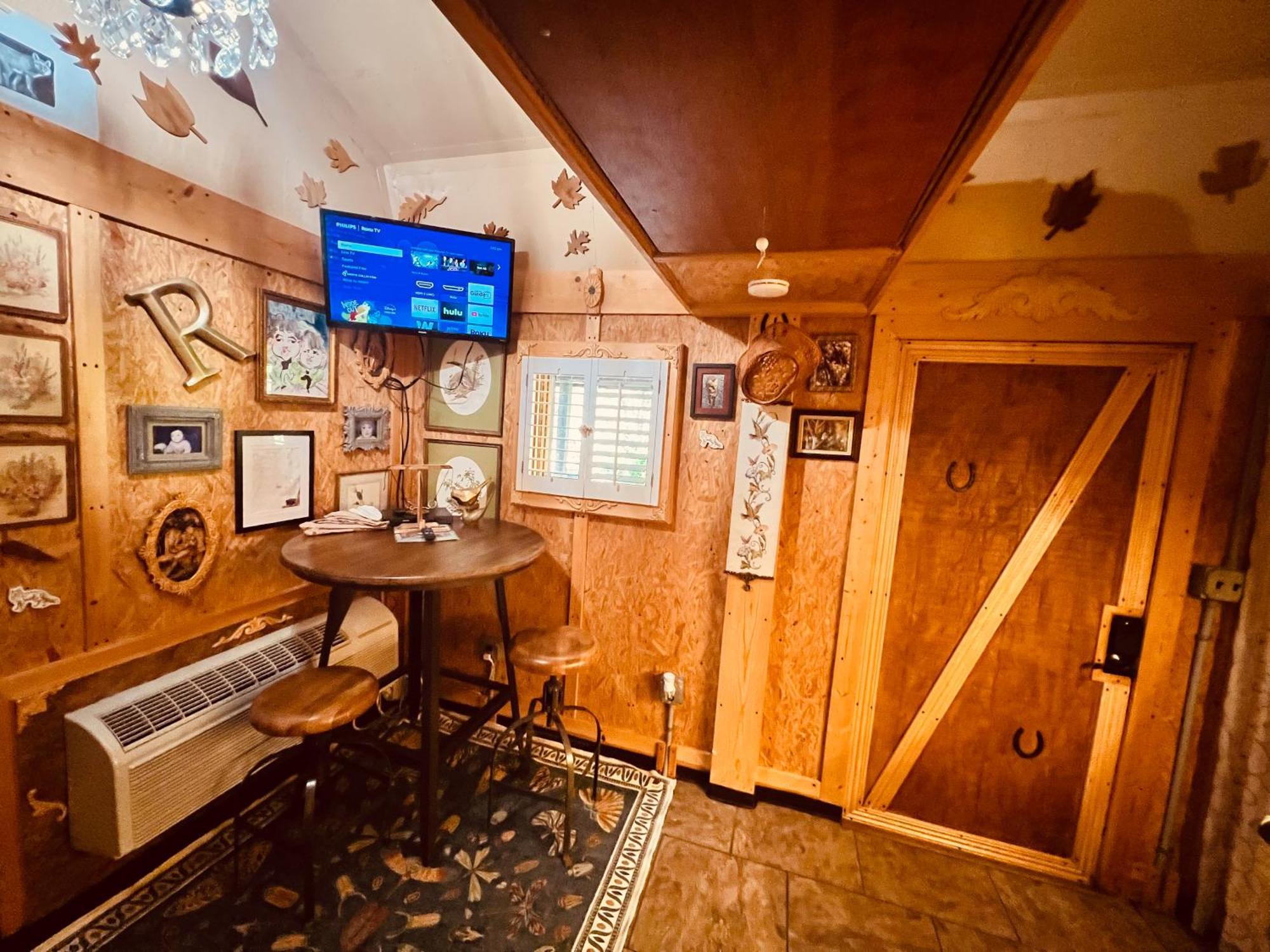 코스비 Tiny House, Wifi,Hot Tub,Secluded 빌라 외부 사진