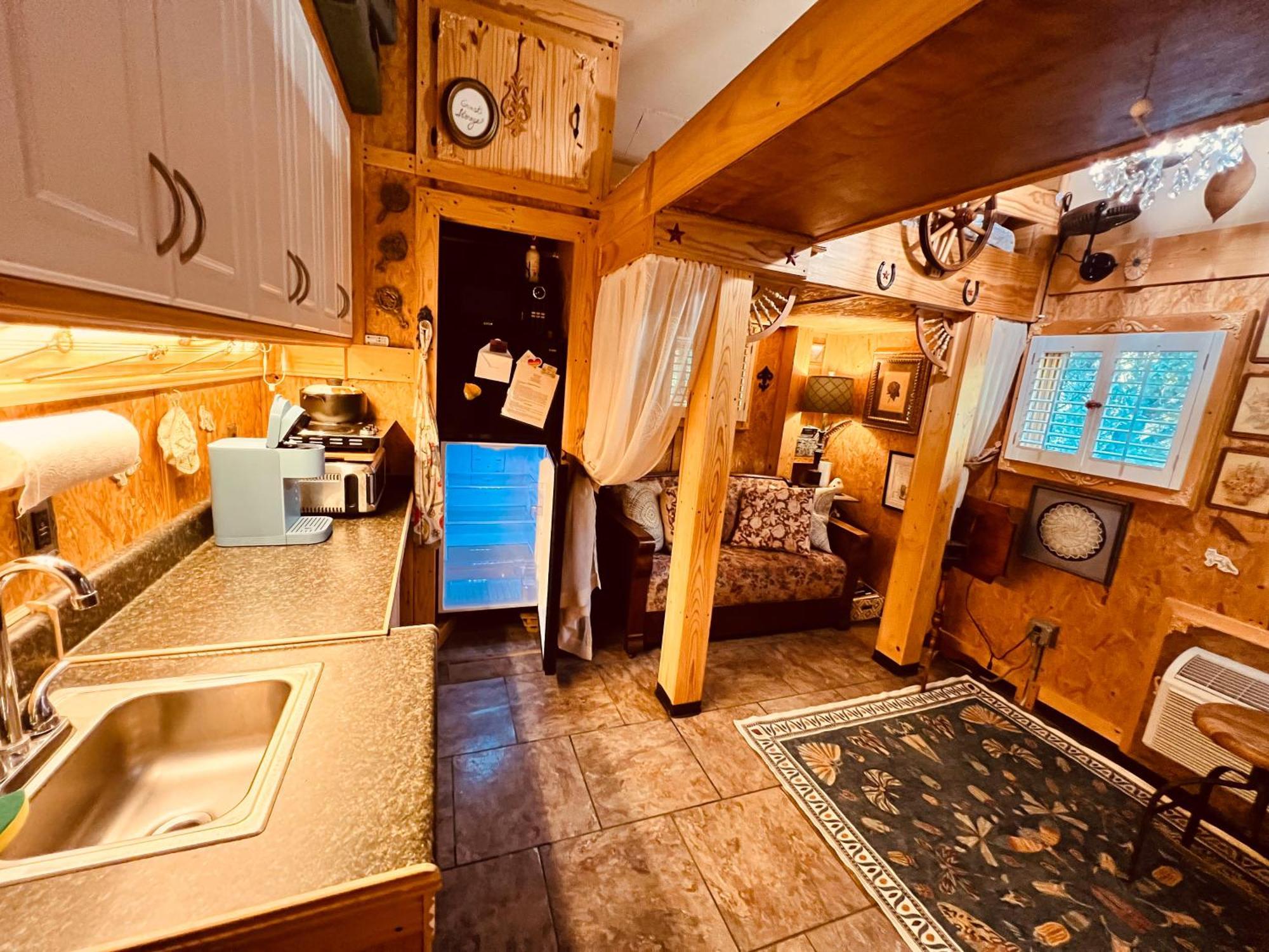 코스비 Tiny House, Wifi,Hot Tub,Secluded 빌라 외부 사진
