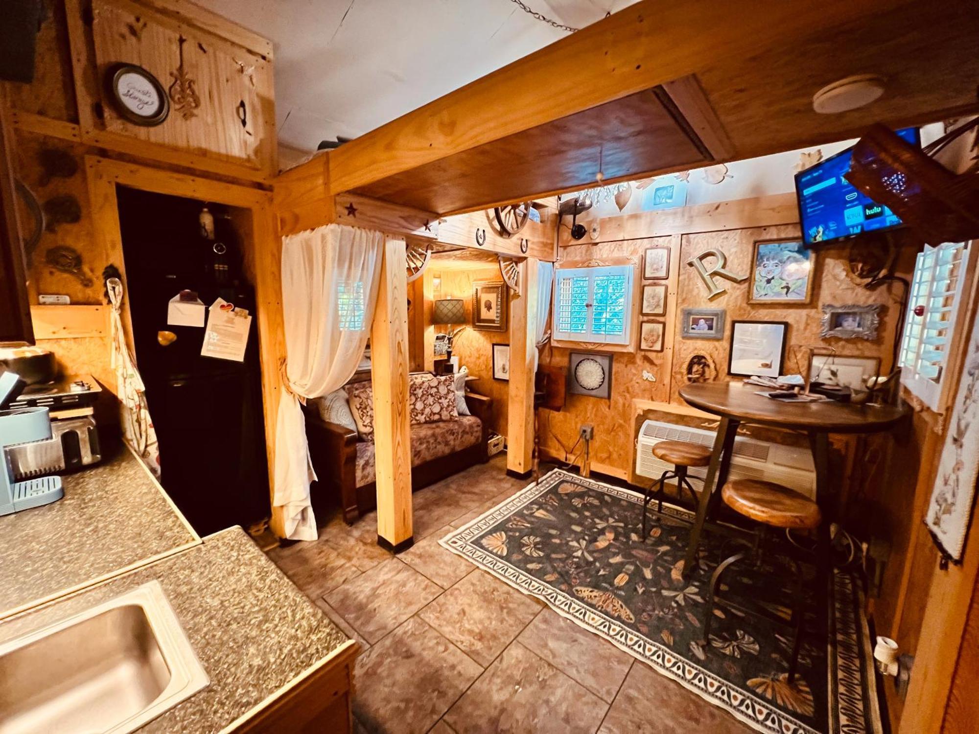 코스비 Tiny House, Wifi,Hot Tub,Secluded 빌라 외부 사진